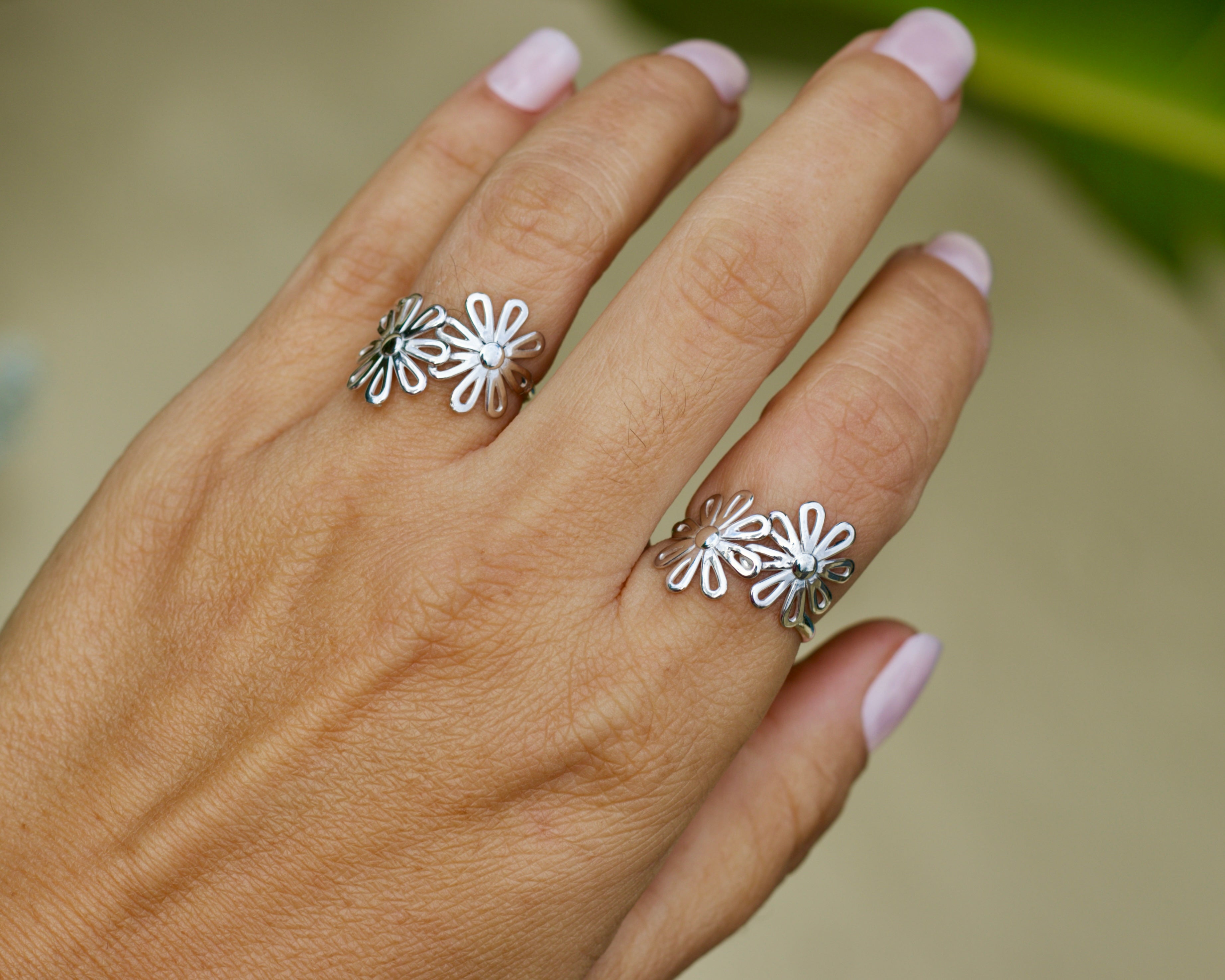 Daisies Silver ring - Size 8.5